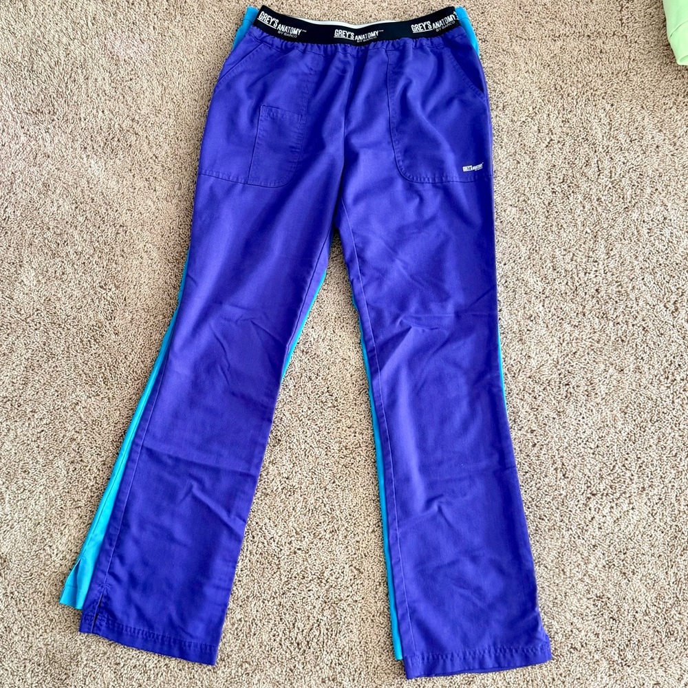 Size small Scrubs - Picture 13 of 13